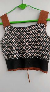 Patterned Crop Top -machine Knitted.