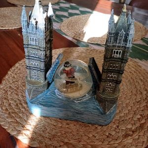 It's a resin and ceramic 3D London showpiece