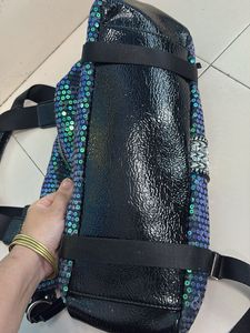 sequence shoulder bag
