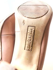 Heels/ Pumps
