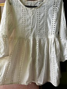 Casual white trendy top for u..🌸🌸