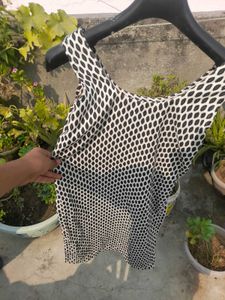 Patterned Sleeveless Top