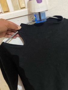 Stylish Black Neck Cut Woolen Top