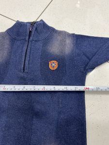 Boy&#39;s Blue Knit Sweatshirt