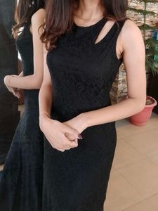 Elegant Black Maxi Dress
