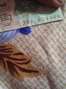 a 5 ruppes ban note