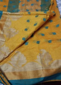 Gorgeous Saree With Designer Blouse 👌