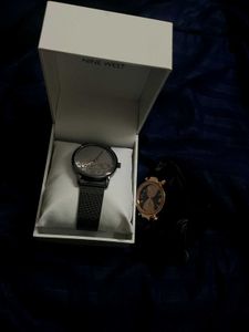 Stylish Wristwatch Set from nine west the battery
