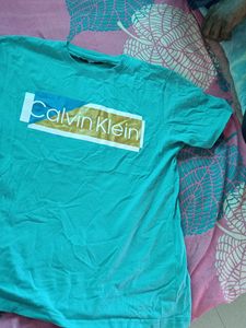 Calvin Klein Tee