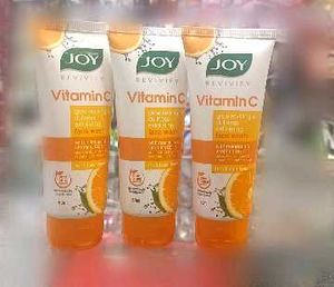 Joy Revivify Vitamin C Face Wash