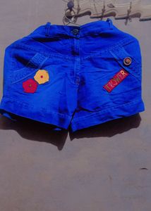Girl Wear Divider One Short  With Two Top