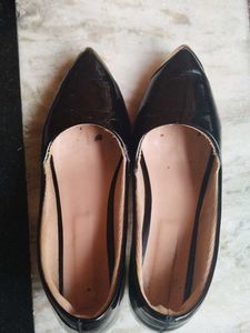 Black Patent Leather Pointed Heels