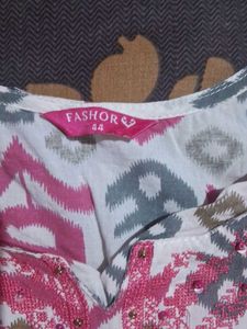 Daily Wear Beautiful Kurti
