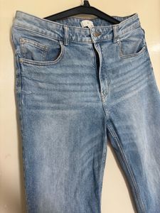 H&amp;M HIGH RISE STRAIGHT FIT JEANS
