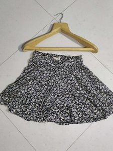 Hollister Velour Floral Skirt in Navy Blue &amp; Cream