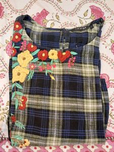 Melange Branded L Size Bell Sleeves Checked Kurti