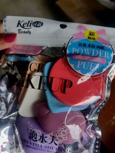 Pack Of 6 Piece Makeup Puffs And Sponges