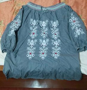 cute fashionable grey top