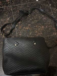 Chic Black Handbag