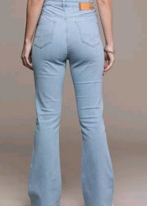 Light Wash Flare Jeans - Retro Style