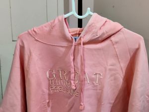 IMPORTED WOMEN&#39;S HOODIE (PRETTY GOOD)