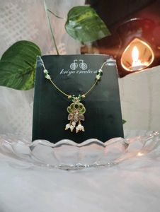 Kundan Stone Invisible Green &amp; White Necklace