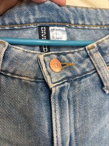 H&amp;M RIBBED-DETAILED HIGH RISE JEANS