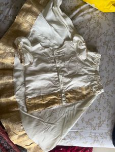 Traditional Indian Girl&#39;s Dress