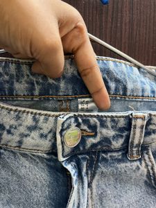 Wide Leg Light Wash Jeans