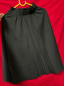 Black Solid Skirt Women