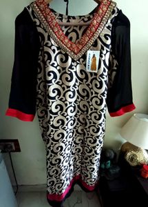 Elegant Patterned Kurta