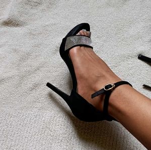 Black Model-Pencil Heel