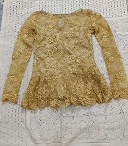 Pretty Golden Top 💛