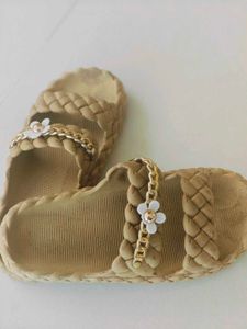 Cute Flower Detail Slides