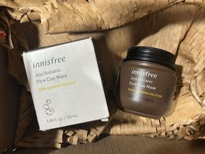 Innisfree Jeju Volcanic Pore Clay Mask