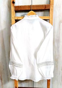 Vintage-Inspired Ruffled Blouse size-40-L