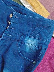 Stylish High-Waisted Jeans
