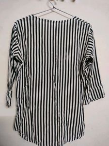 Classic Black &amp; White Striped Top
