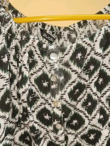 Zucker Cropped Top