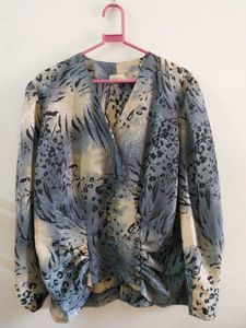 2 Women&#39;s Blouses