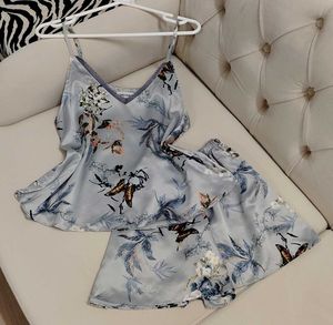 Sleeveless silk sleepwear