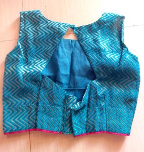Sleeveless Blouse Set Of 2
