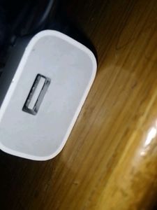 Apple Adaptor 5v=1A 5watts Charger
