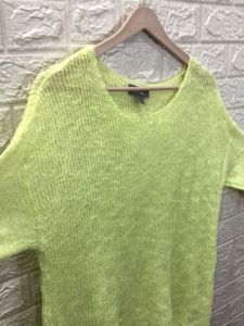Lime Green Knit Top🕸️🕶️🕷️‼️