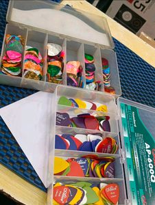 GUITAR PICKS SET OF 5