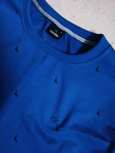 Calvin Klein Streetwear T Shirt SIZE M