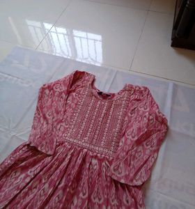Nayara Cut Kurti Pant Set