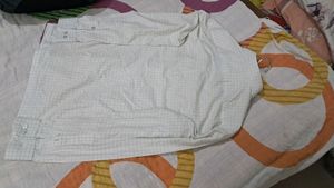 Check  Shirt  White. Full Sleeve.