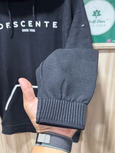 Descente Black Long Sleeves Hoodie