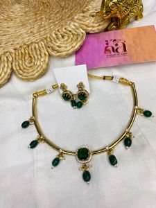 Premium Bottle Green Hasli Chocker